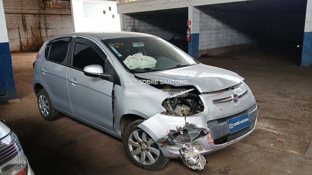 Fiat Palio Attractiv 1.0 2016 em leilão