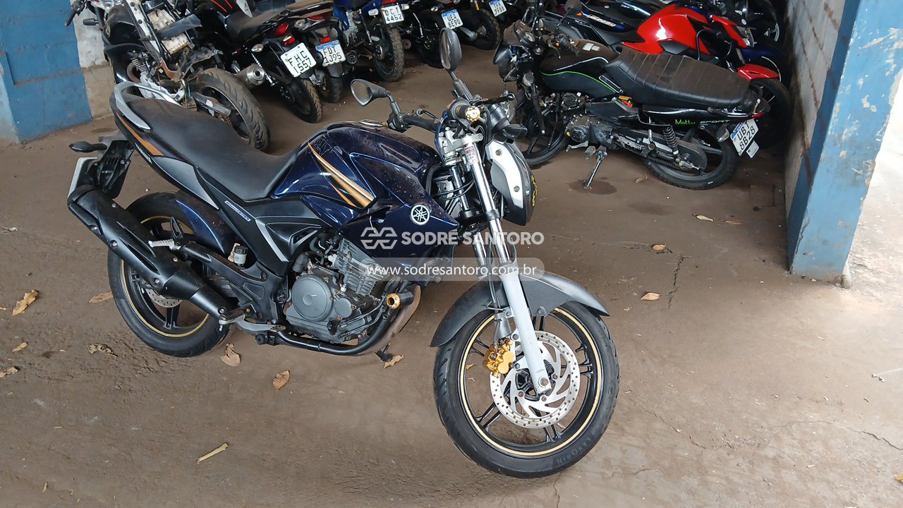 Yamaha Fazer 250 Blueflex 2014 em leilão