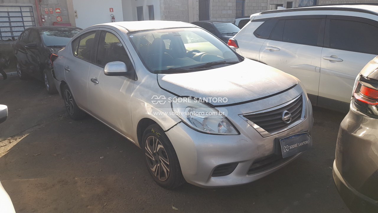 Nissan Versa 16sv Flex 2013 em leilão