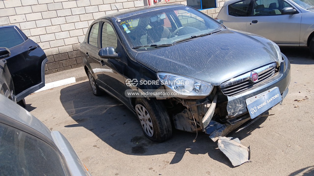 Fiat Siena Attractiv 1.4 2013 em leilão
