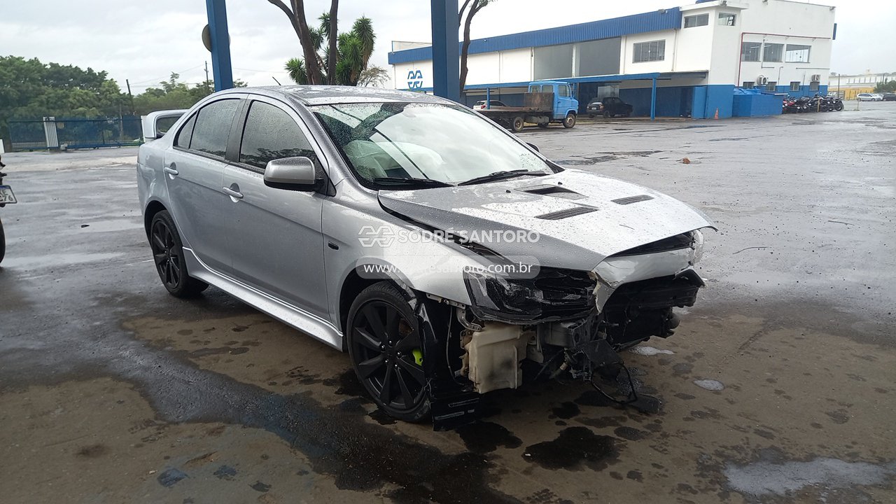 Mitsubishi Lancer 2.0 2013 em leilão