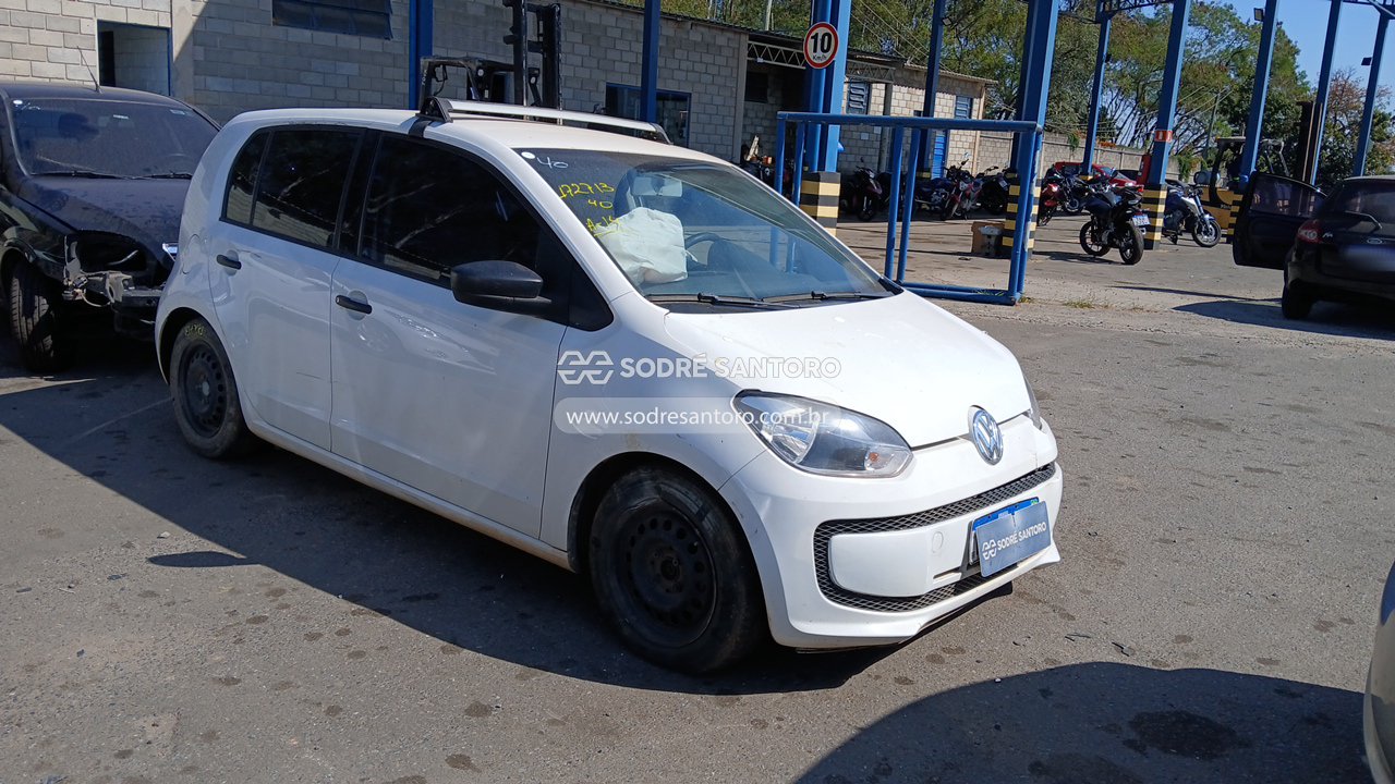 Volkswagen Up Take Ma 2016 em leilão