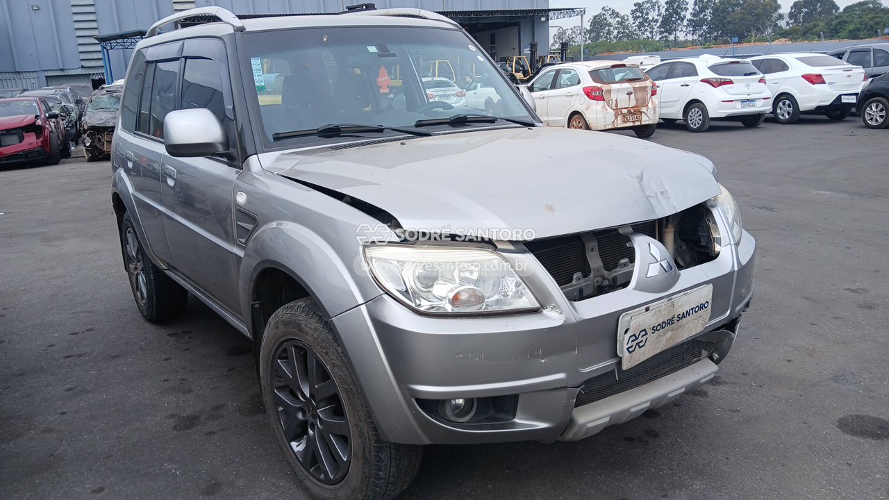 Mitsubishi Pajero Tr4 Fl 2wd Hp 2013 em leilão — SP