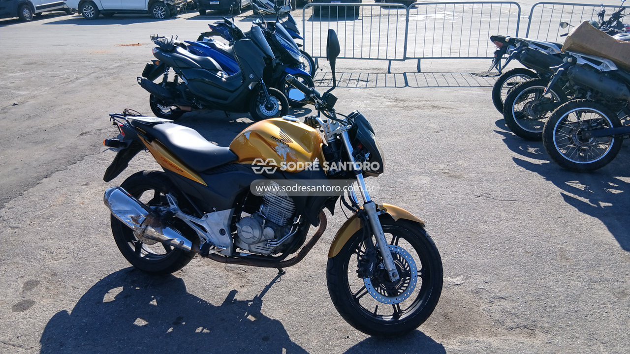 Honda Cb 300r 2010 em leilão