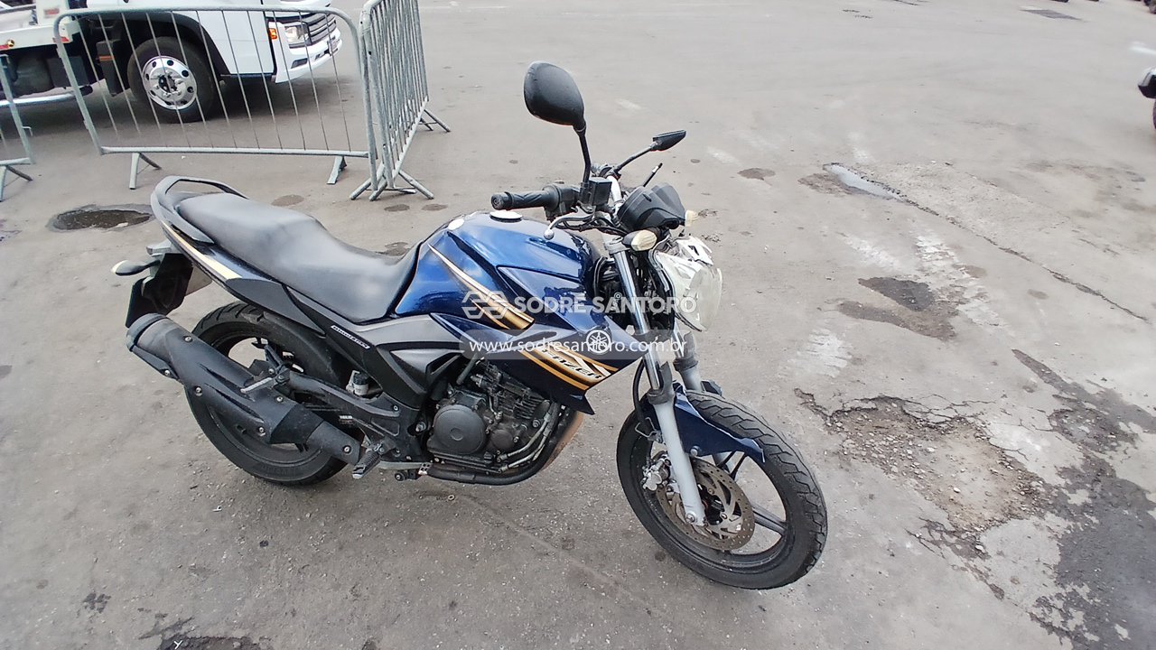 Yamaha Fazer 250 Blueflex 2014 em leilão
