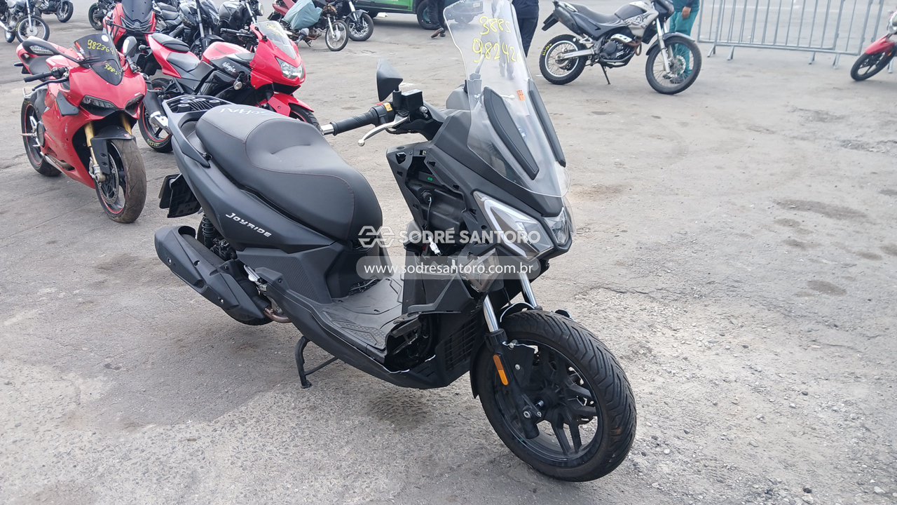 Dafra Joyride 300 2025 em leilão — SP