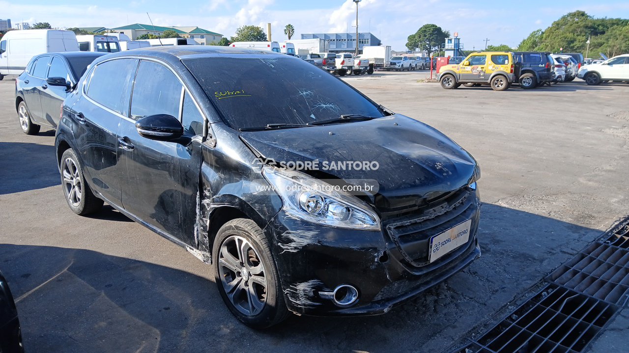 Peugeot 208 Griffe A 2015 em leilão