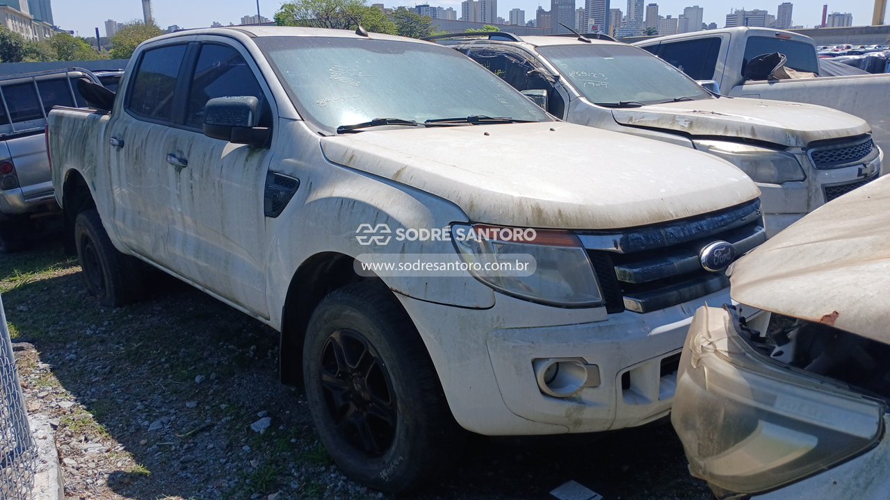 Ford Ranger Xlt 2014 em leilão