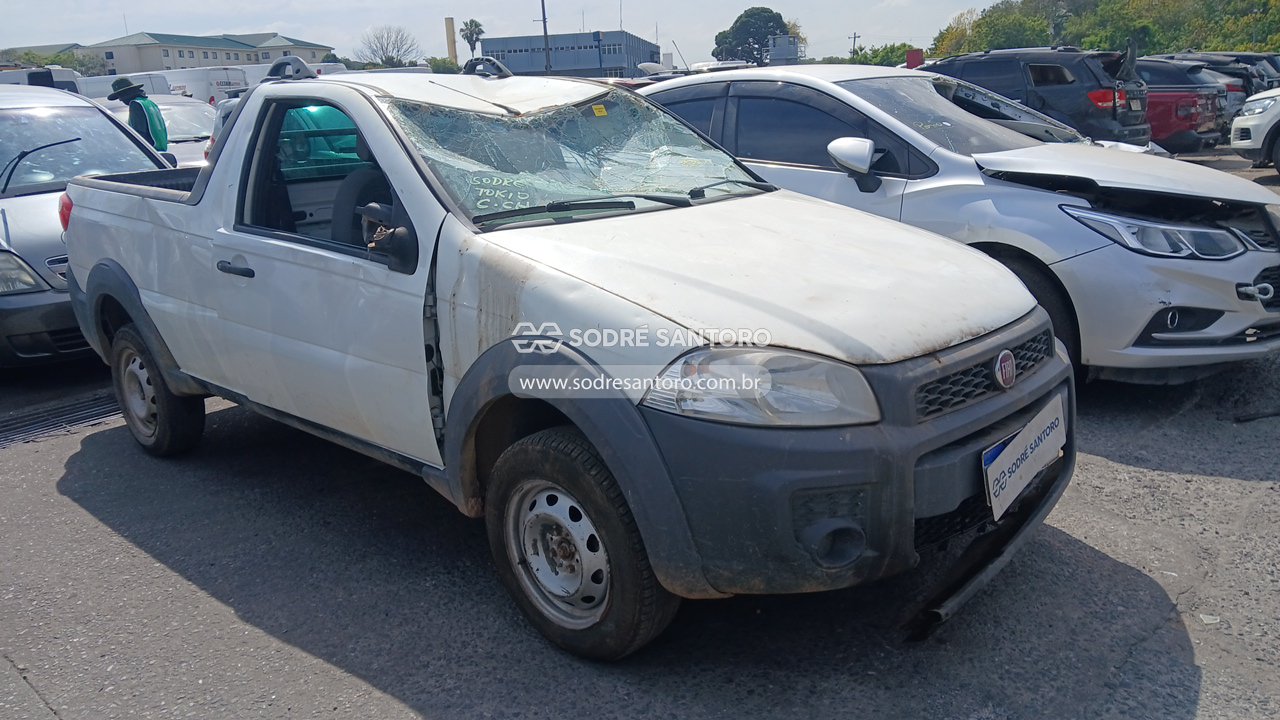 Fiat Strada Working 2014 em leilão