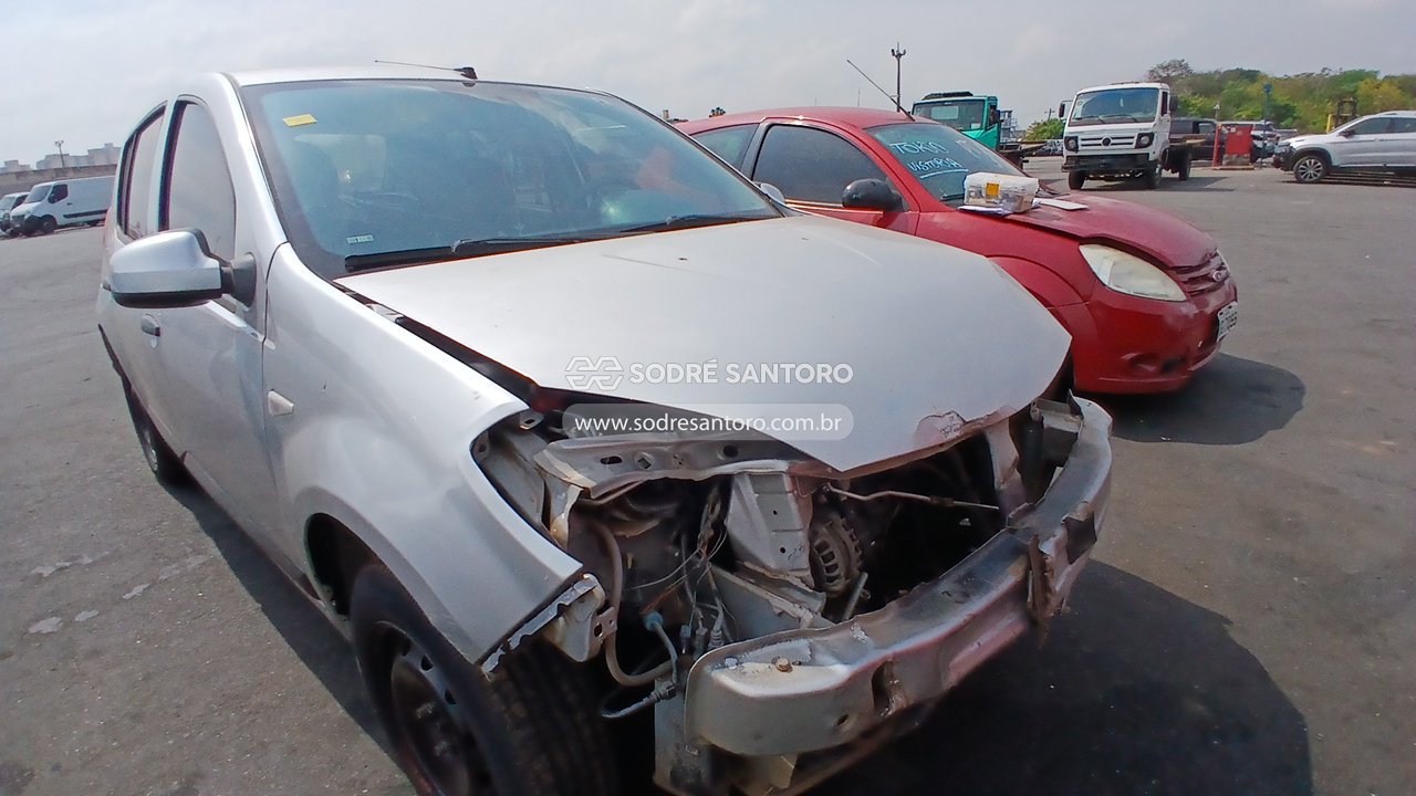 Renault Sandero Exp 16hp 2013 em leilão