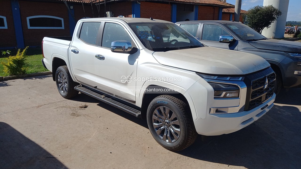 Mitsubishi Triton Hpe At4 2026 em leilão — SP