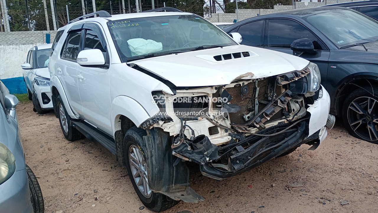 Toyota Hiluxsw4 Srv4x4 2012 em leilão — PR