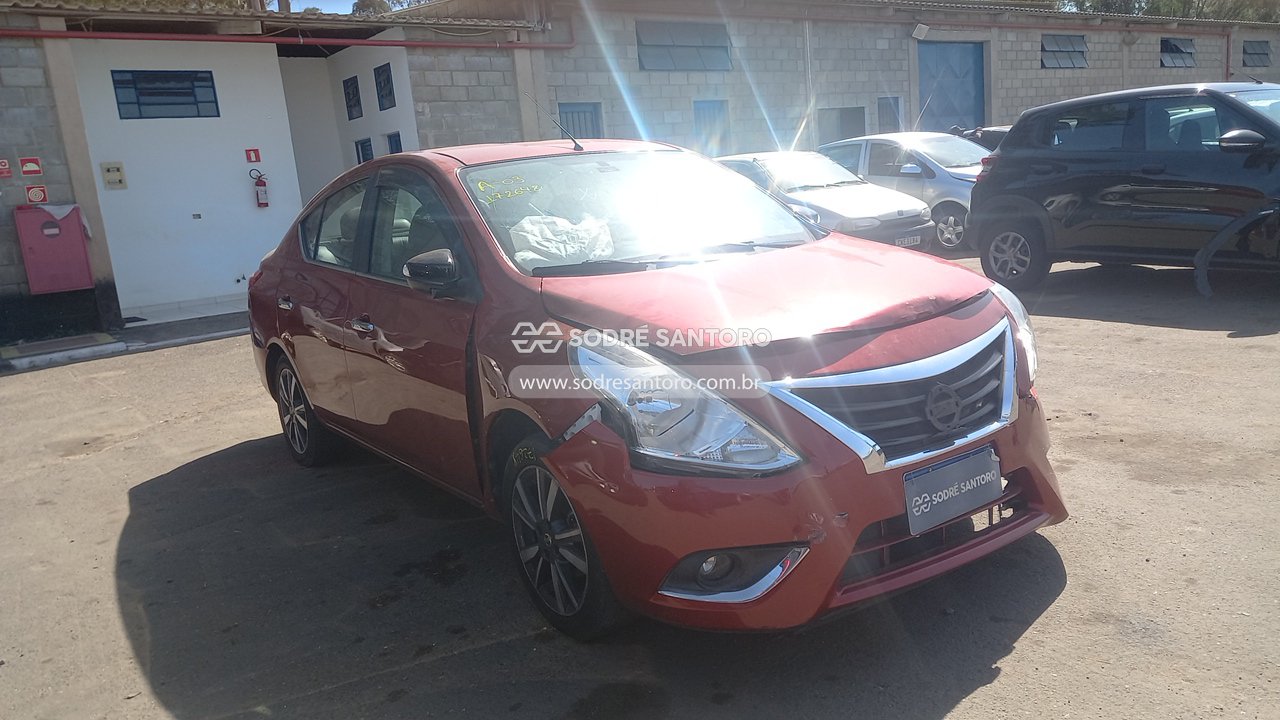 Nissan Versa 16sl Cvt 2018 em leilão