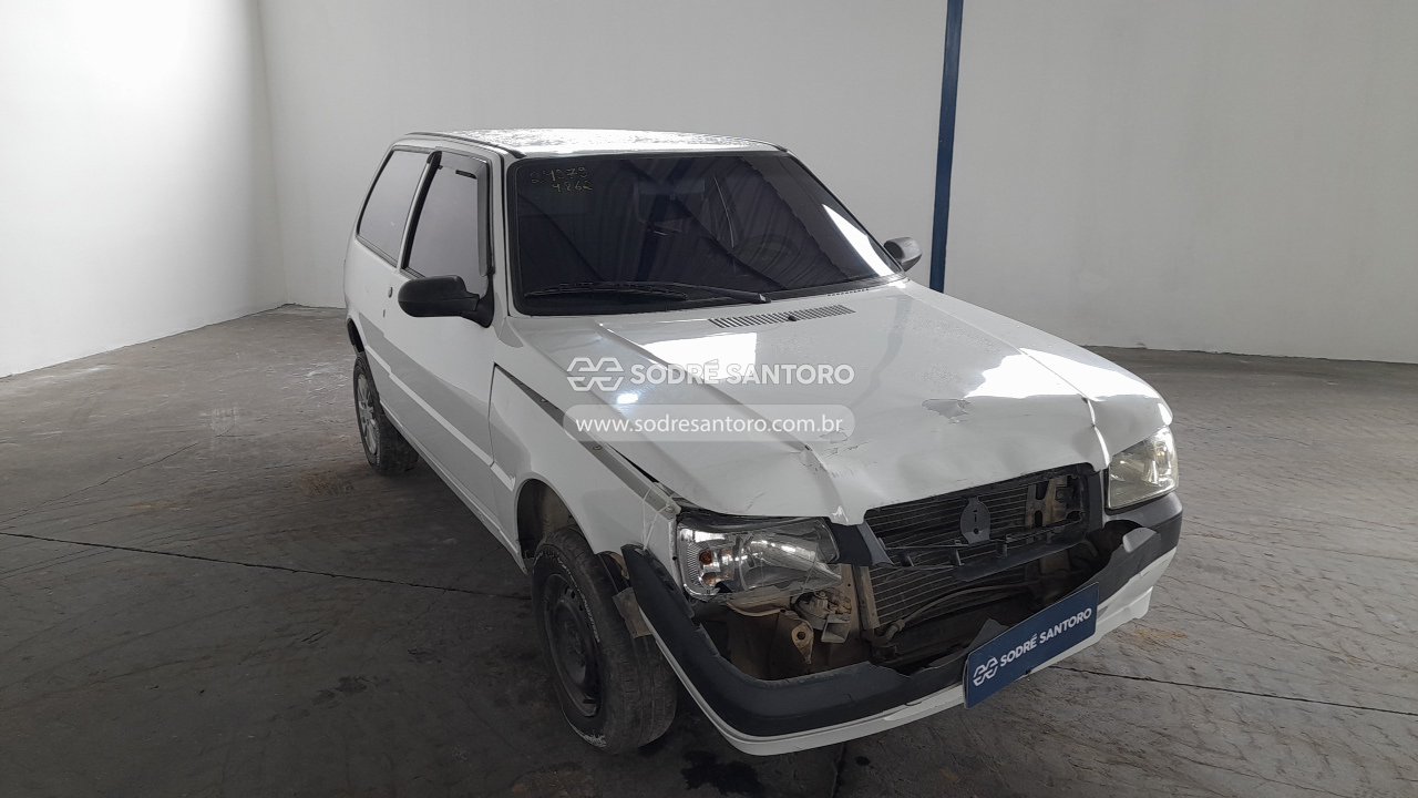 Fiat Uno Mille Economy 2012 em leilão