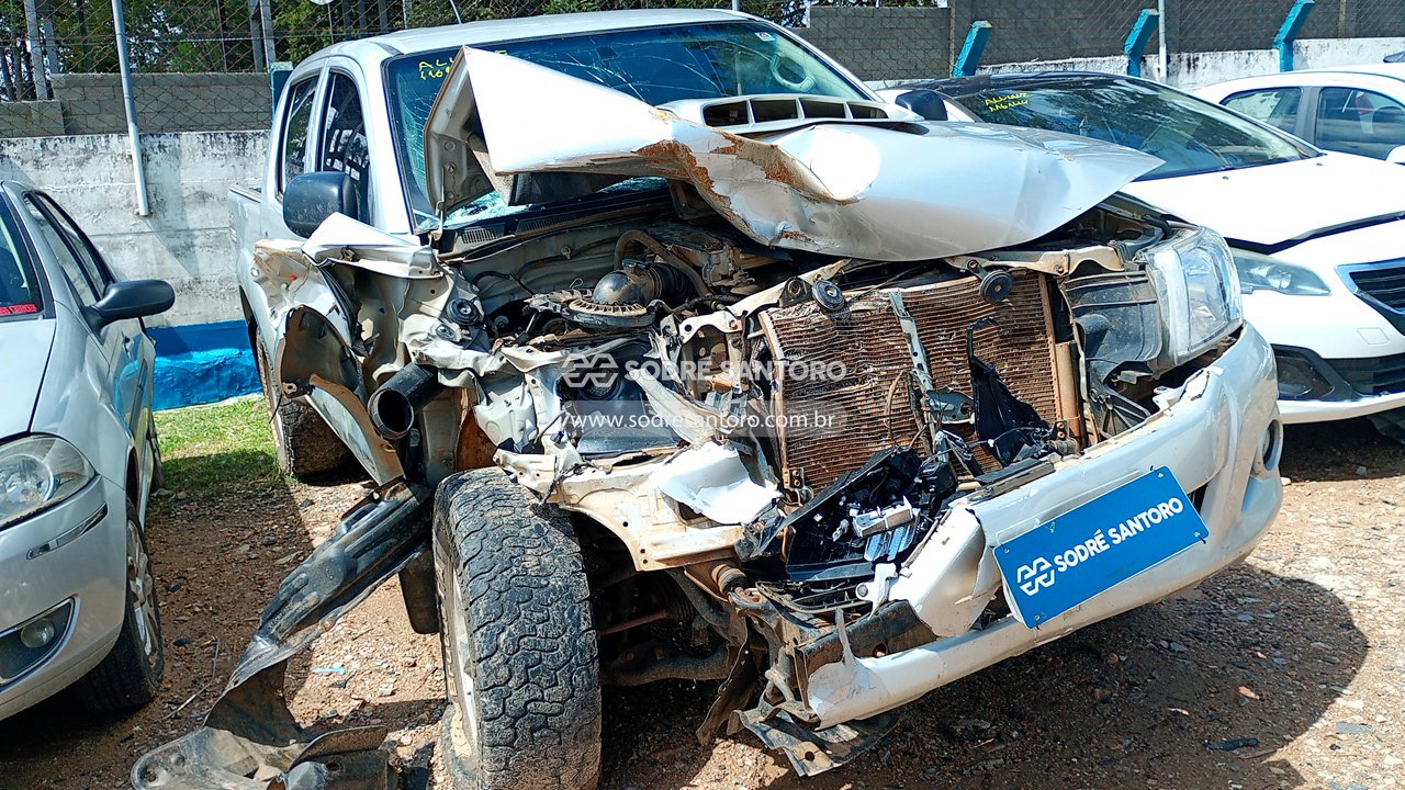 Toyota Hilux Cd4x4 Sr 2015 em leilão