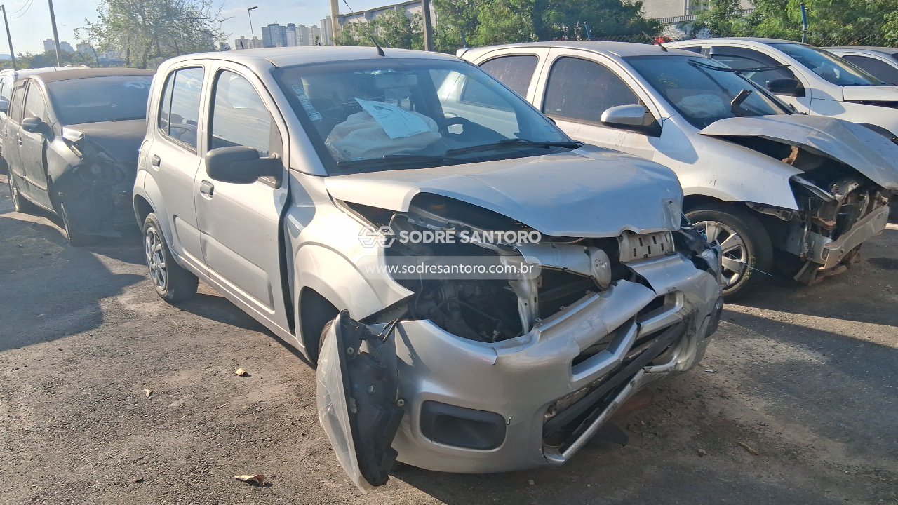 Fiat Uno Attractive 1.0 2016 em leilão