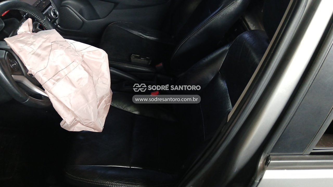 Honda Fit EX Cvt - 2015/2016 — foto 8 de 13