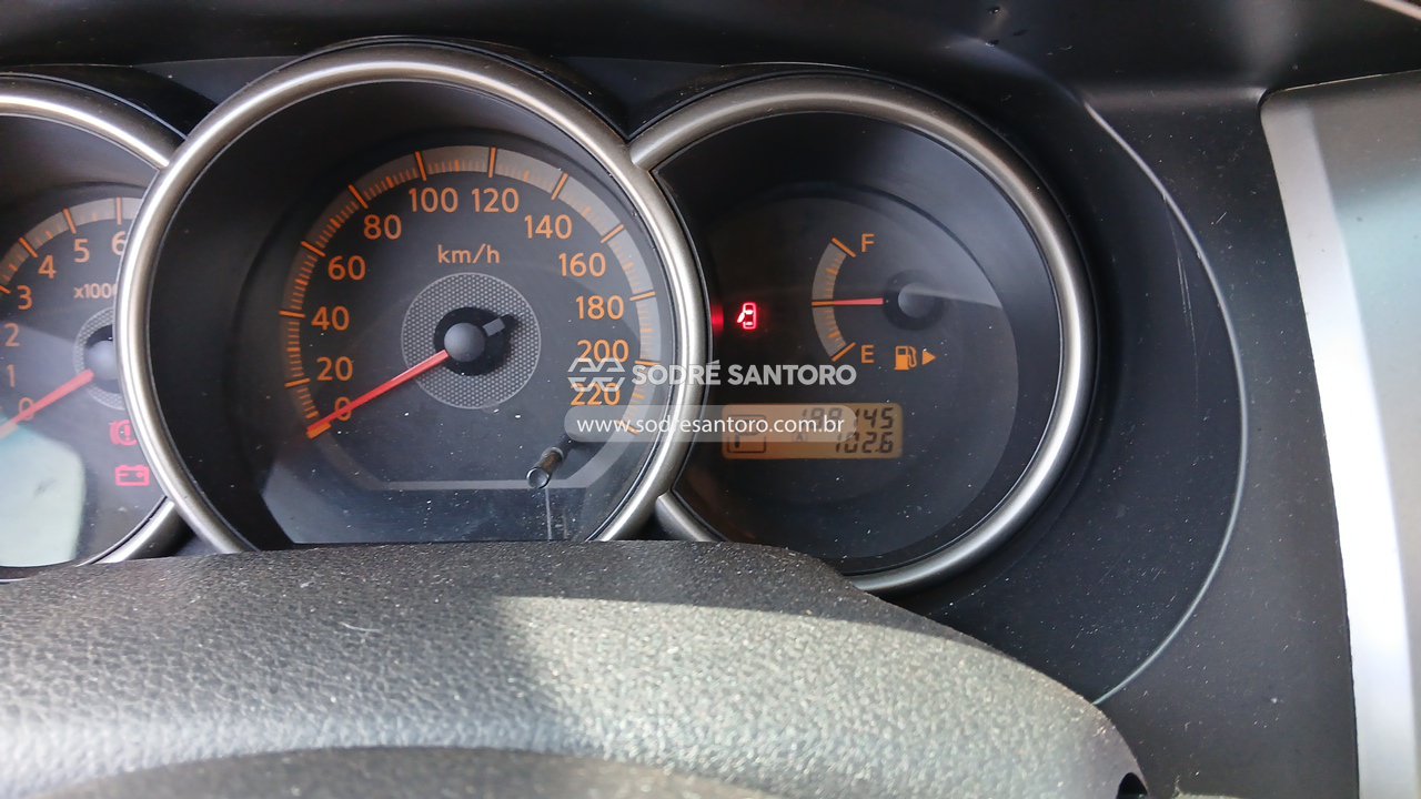 Nissan Livina 18sl - 2011/2012 — foto 7 de 12