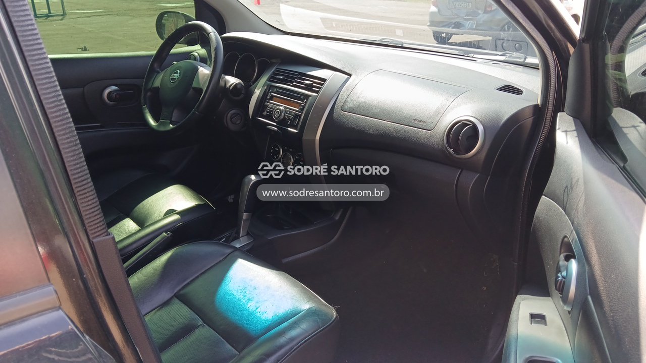 Nissan Livina 18sl - 2011/2012 — foto 8 de 12