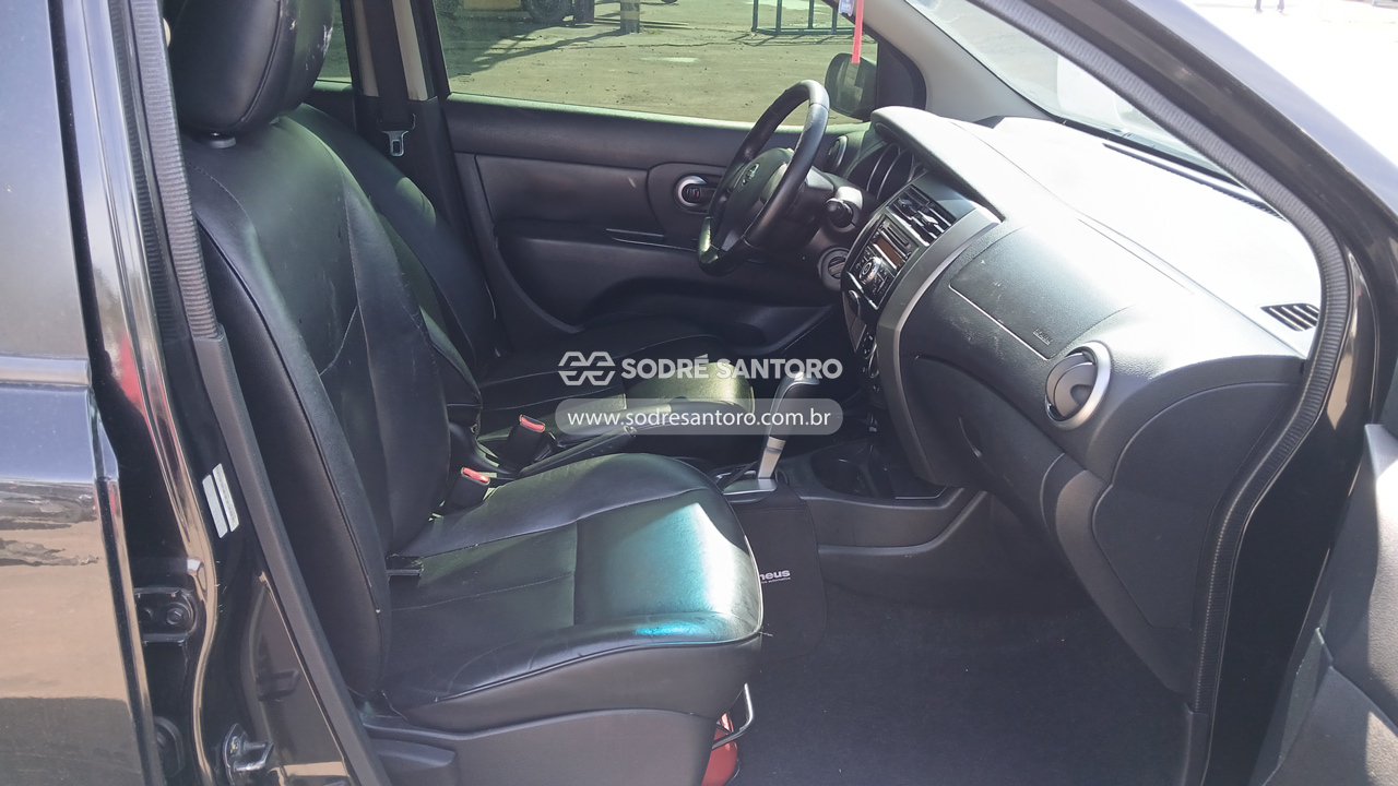 Nissan Livina 18sl - 2011/2012 — foto 9 de 12