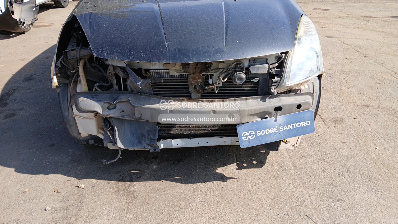 Nissan Livina 18sl - 2011/2012 — foto 12 de 12