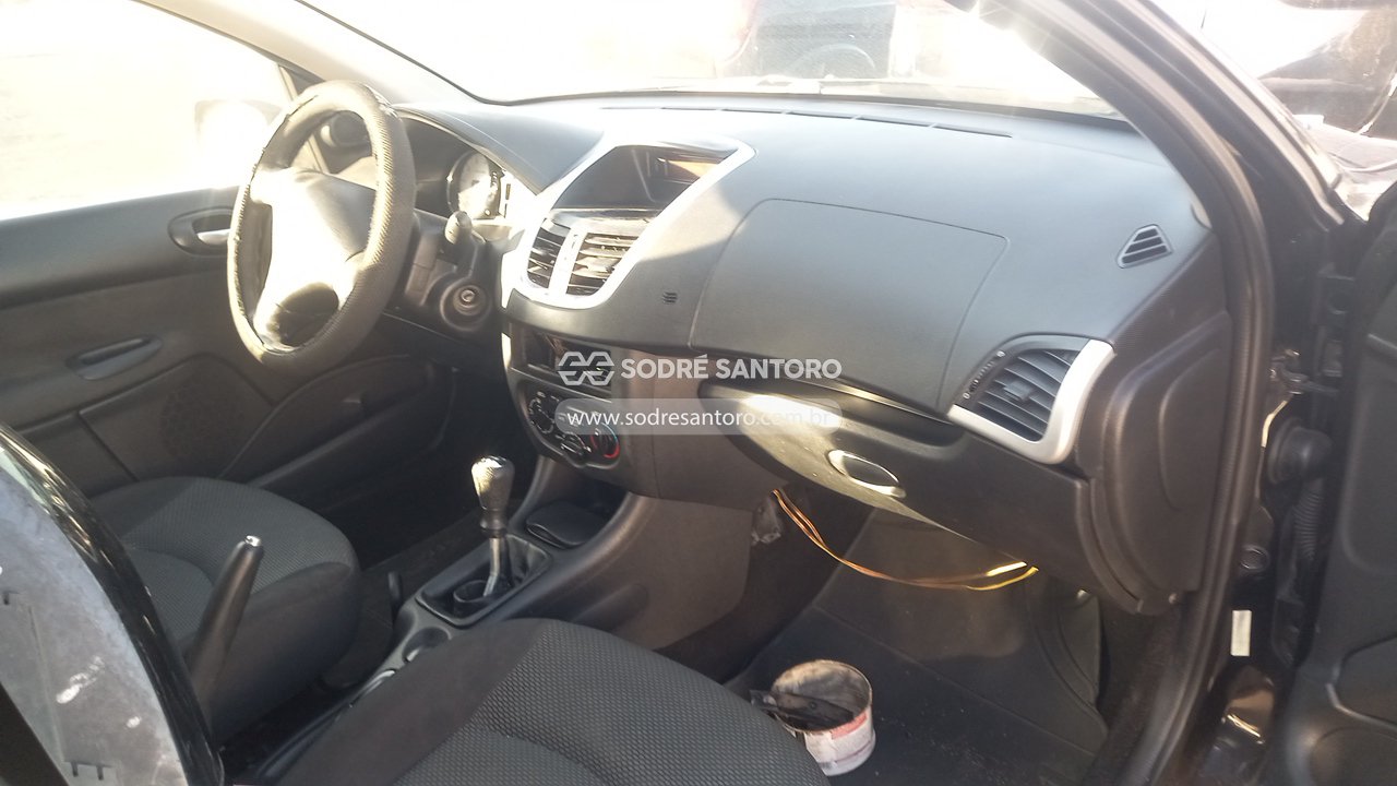 Peugeot 207 HB XR S - 2011/2012 — foto 8 de 13