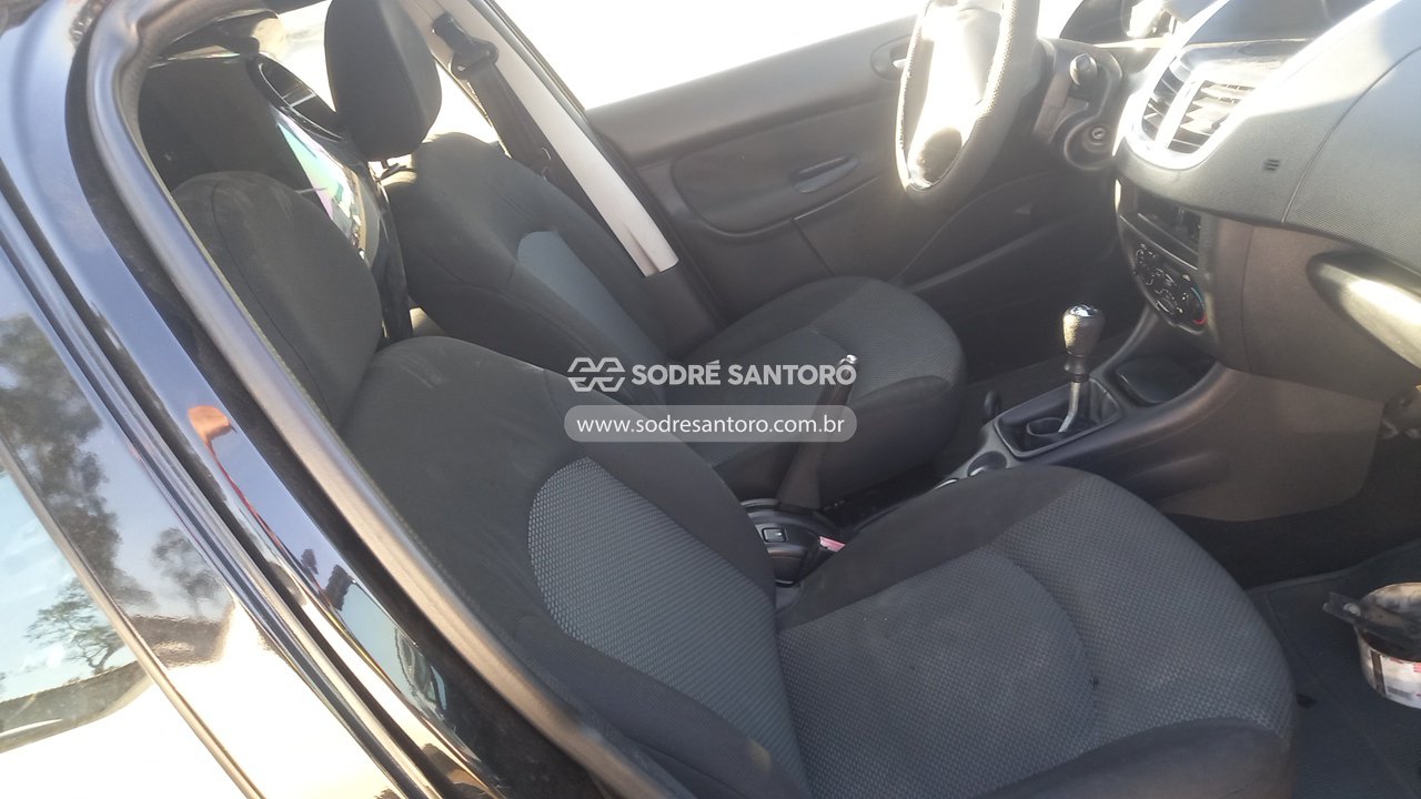 Peugeot 207 HB XR S - 2011/2012 — foto 9 de 13