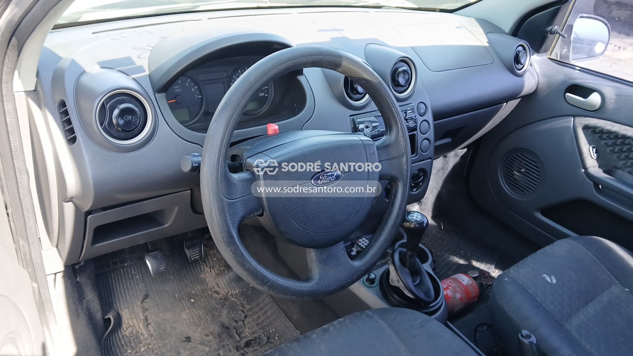 Ford Fiesta Edge - 2004/2004 — foto 6 de 13
