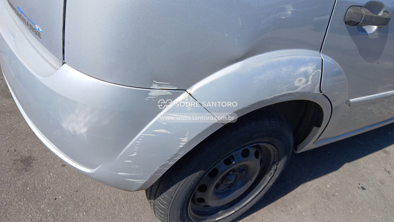 Ford Fiesta Edge - 2004/2004 — foto 10 de 13