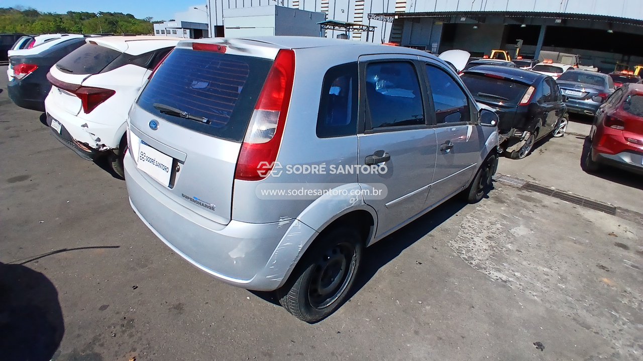 Ford Fiesta Edge - 2004/2004 — foto 4 de 13