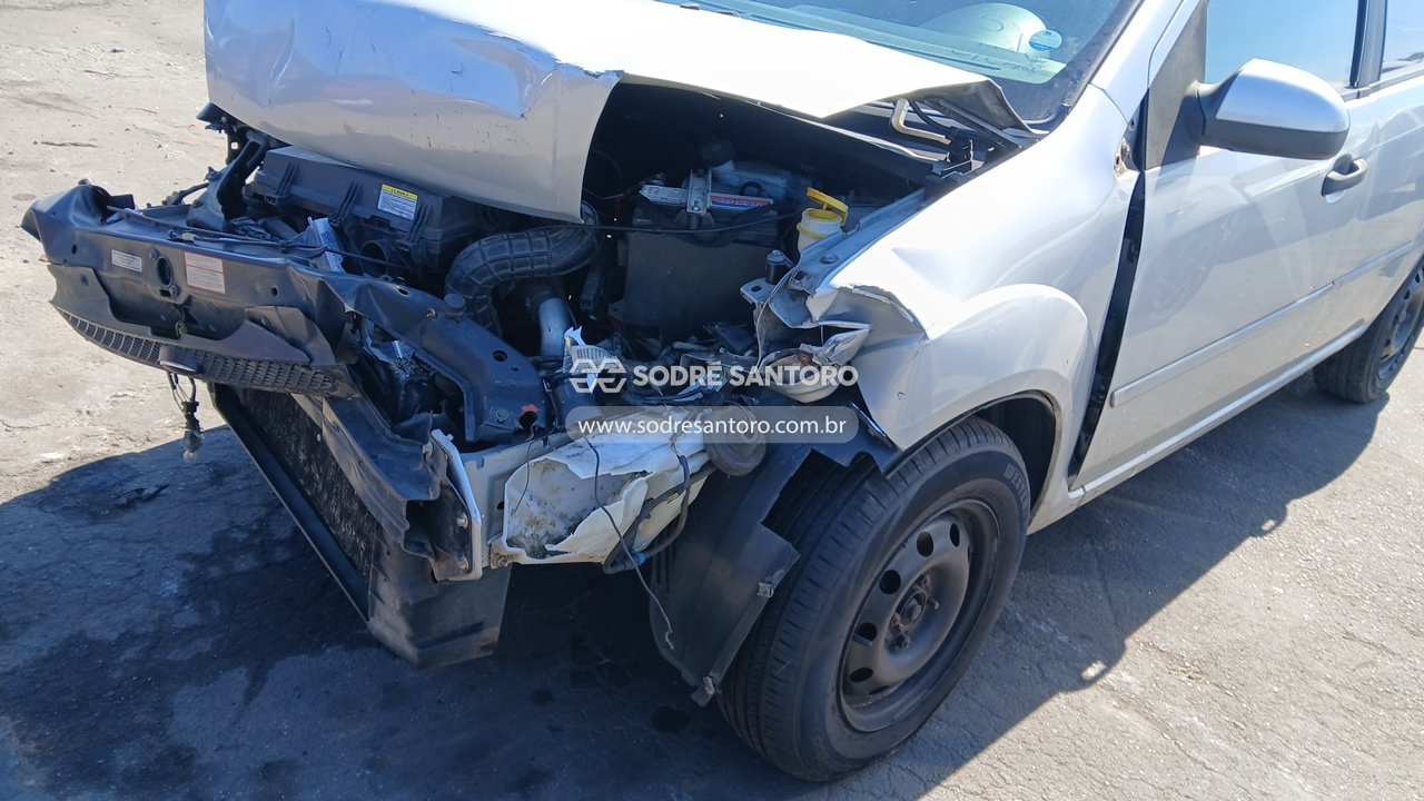 Ford Fiesta Edge - 2004/2004 — foto 12 de 13