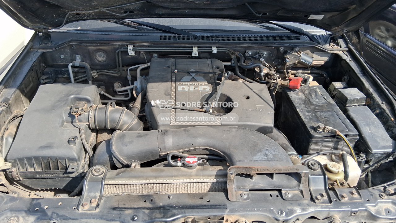 Mitsubishi Pajero Hpe 3.2 - 2012/2013 — foto 5 de 9
