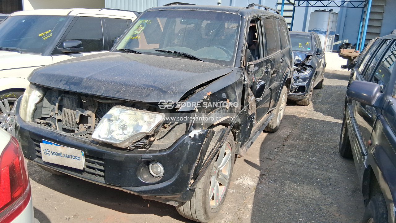 Mitsubishi Pajero Hpe 3.2 - 2012/2013 — foto 3 de 9