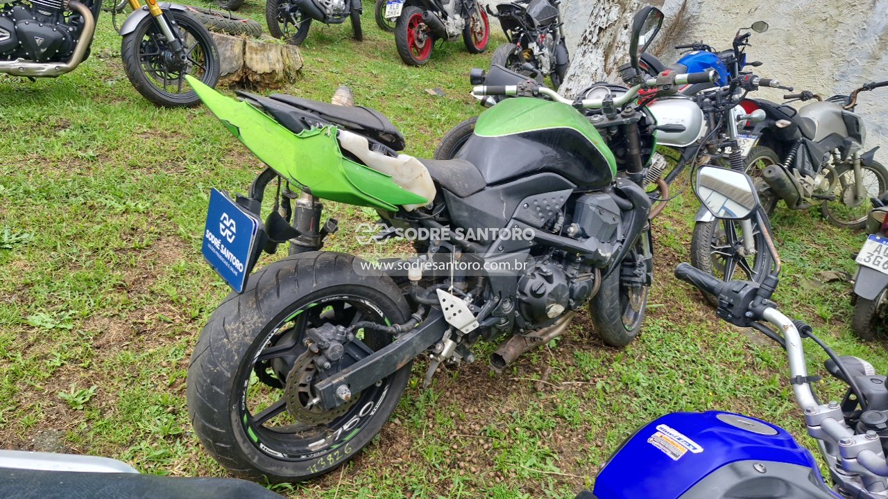 Kawasaki Z750 - 2012/2012 — foto 4 de 12
