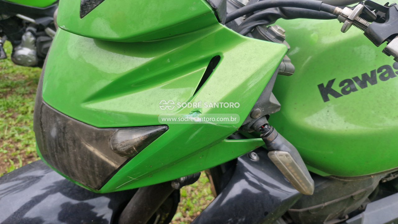 Kawasaki Z750 - 2012/2012 — foto 8 de 12