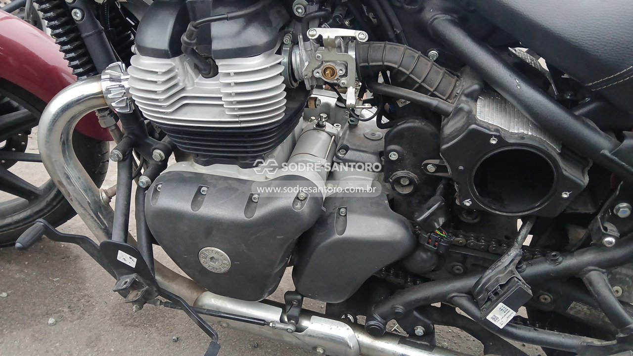 Royal Enfield Super Meteor 650 - 2025/2025 — foto 5 de 10