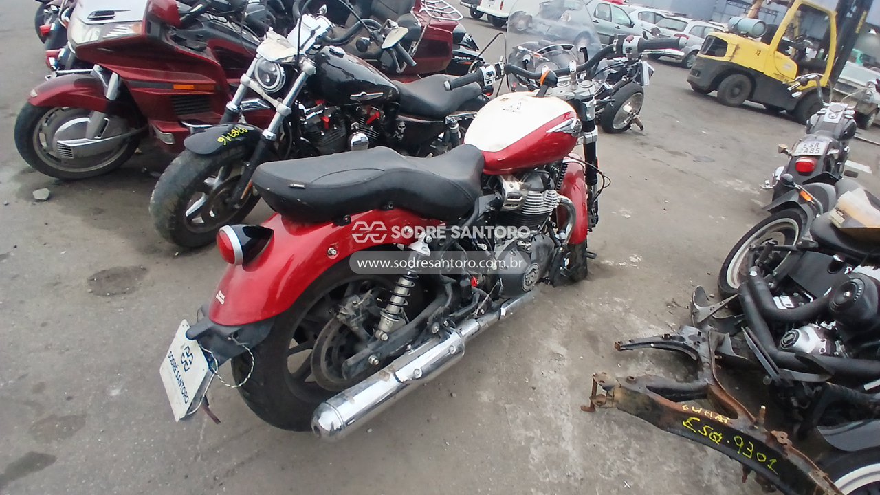 Royal Enfield Super Meteor 650 - 2025/2025 — foto 4 de 10