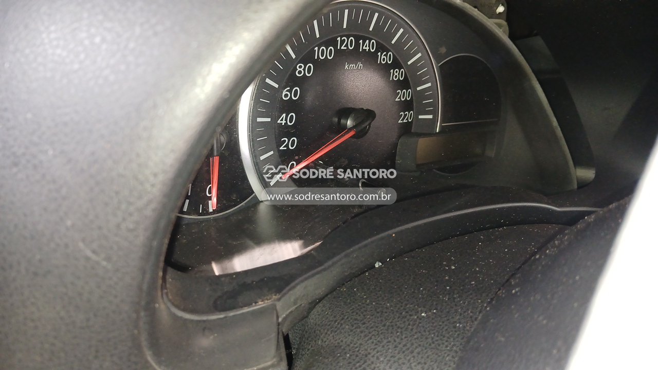 Nissan March 16sl - 2015/2016 — foto 7 de 13