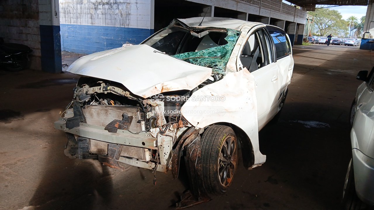 Nissan March 16sl - 2015/2016 — foto 3 de 13