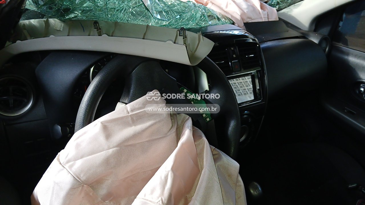Nissan March 16sl - 2015/2016 — foto 6 de 13