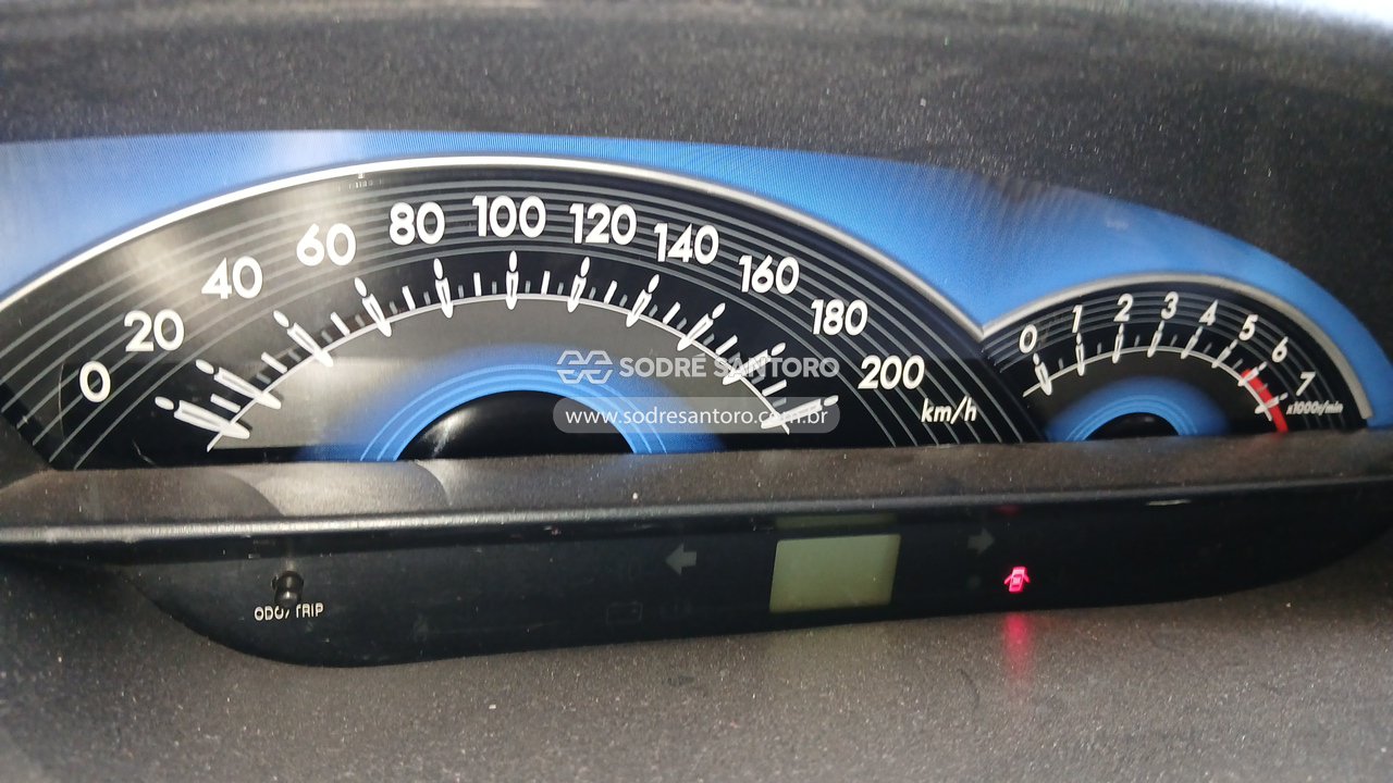 Toyota Etios HB XS 15 - 2014/2014 — foto 7 de 13
