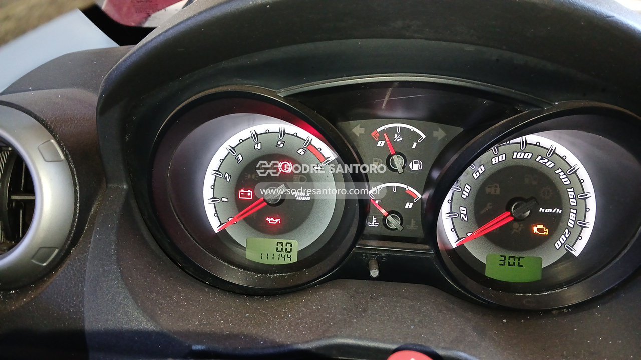 Ford Fiesta 1.6 Flex - 2014/2014 — foto 7 de 13