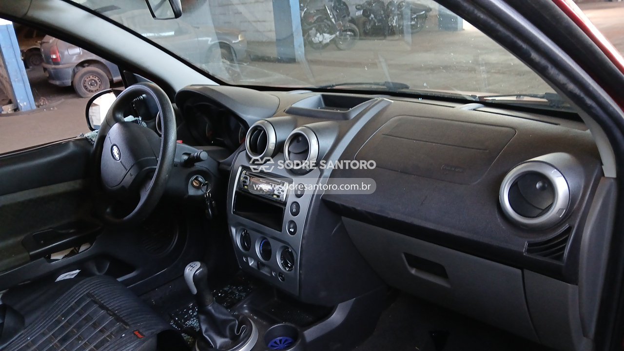 Ford Fiesta 1.6 Flex - 2014/2014 — foto 6 de 13