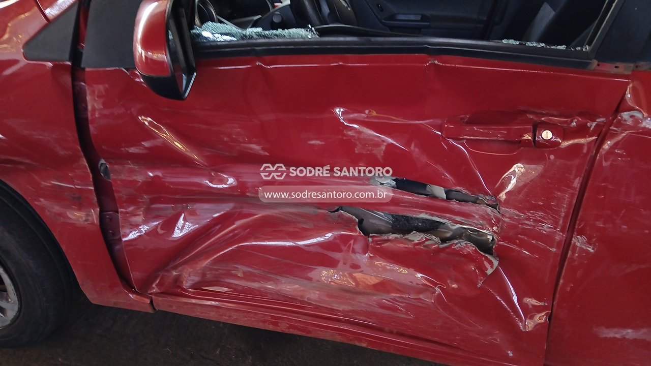 Ford Fiesta 1.6 Flex - 2014/2014 — foto 11 de 13