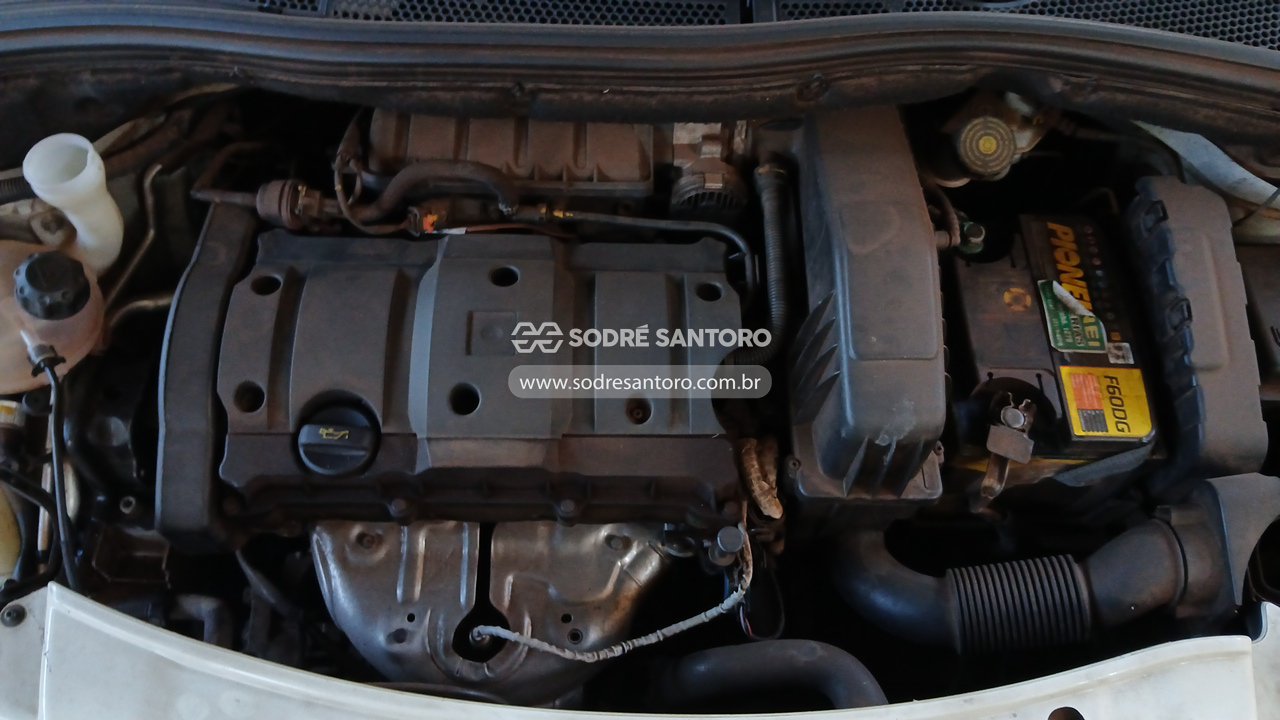 Peugeot 208 Act Pack Bva - 2015/2015 — foto 5 de 13