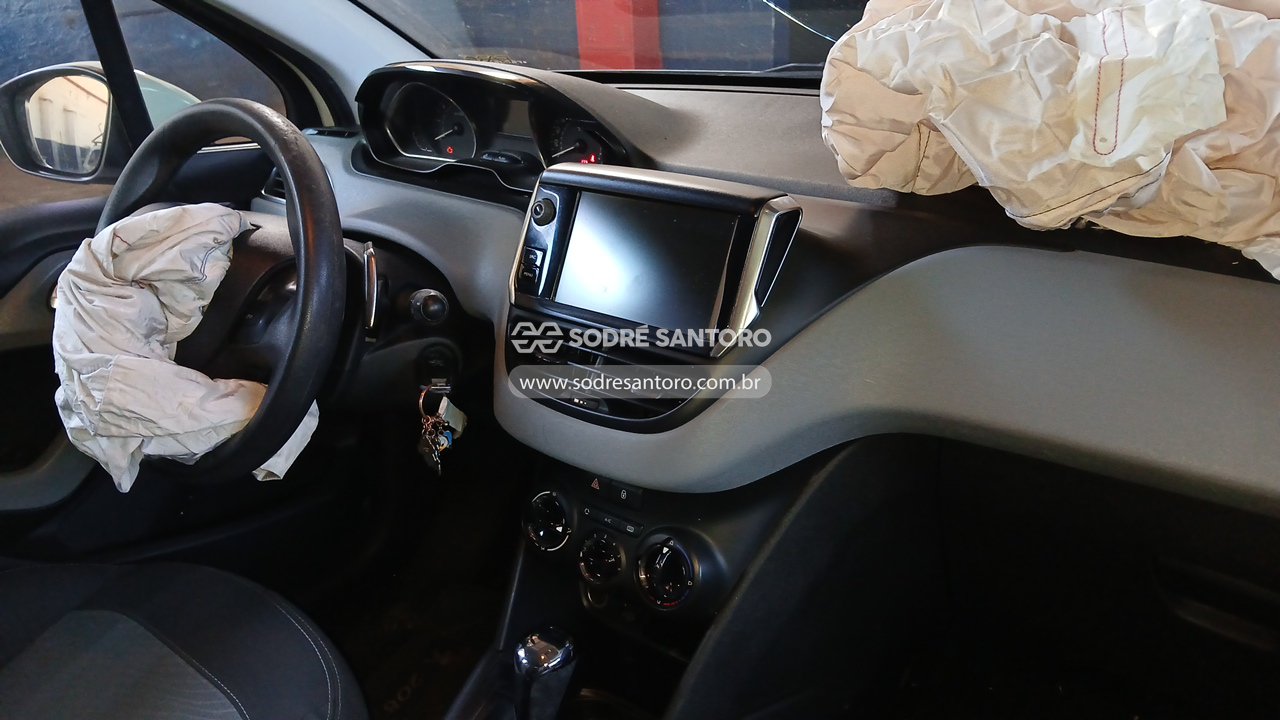 Peugeot 208 Act Pack Bva - 2015/2015 — foto 6 de 13