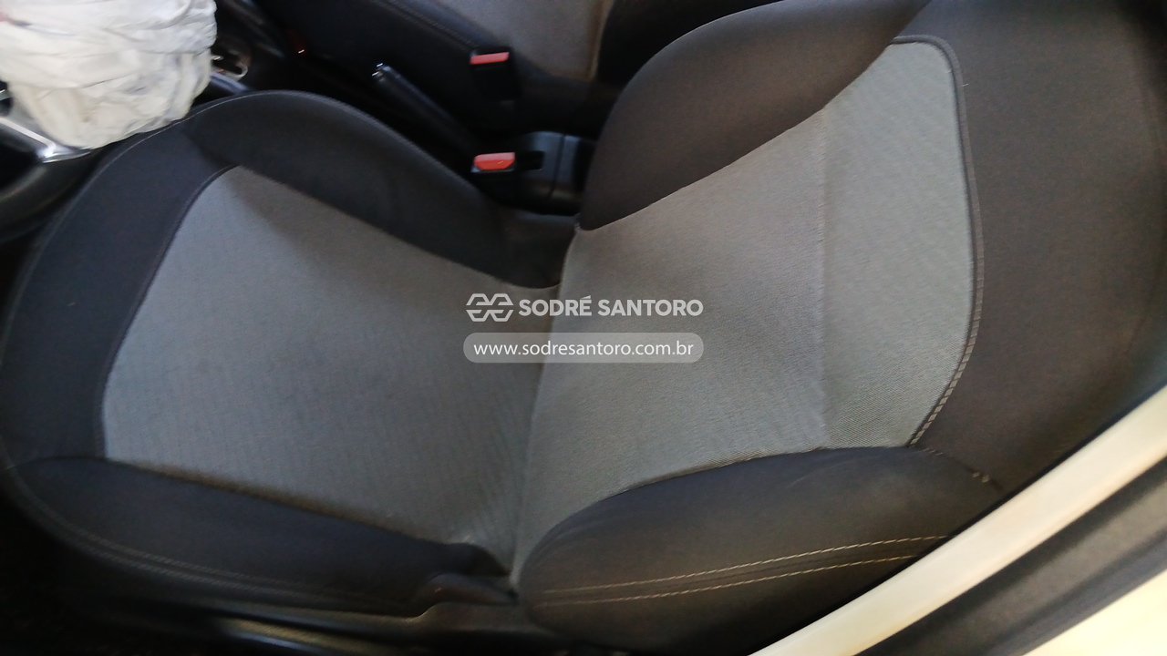 Peugeot 208 Act Pack Bva - 2015/2015 — foto 8 de 13