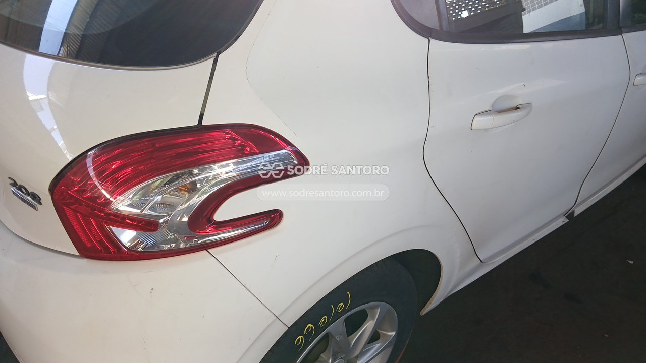 Peugeot 208 Act Pack Bva - 2015/2015 — foto 10 de 13