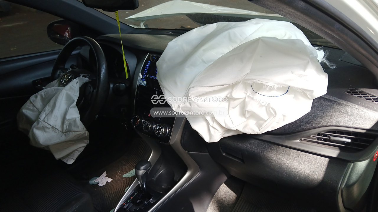 Toyota Yaris HB XL 13 AT - 2018/2019 — foto 6 de 13