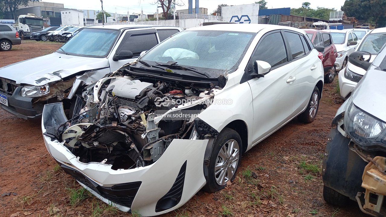Toyota Yaris HB XL 13 AT - 2018/2019 — foto 3 de 13